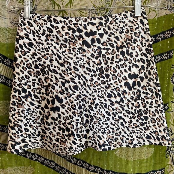 Princess Polly Yates Leopard Print Mini Skirt Size 4 - Picture 7 of 14
